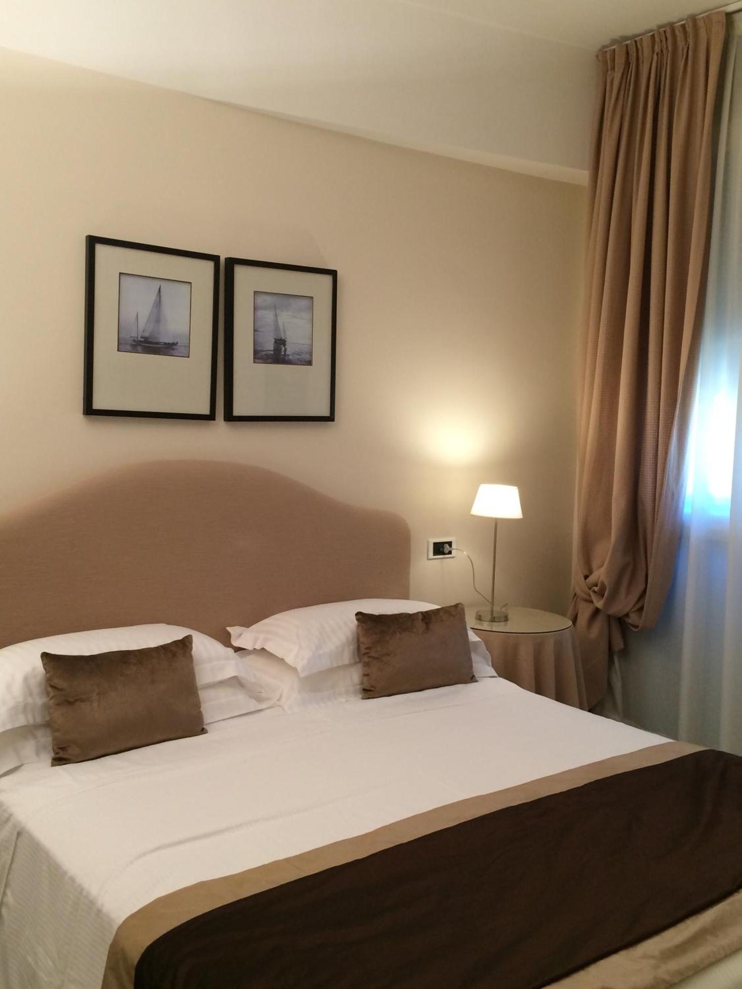 Residence Lungomare - Charming Apartments Riccione Room photo